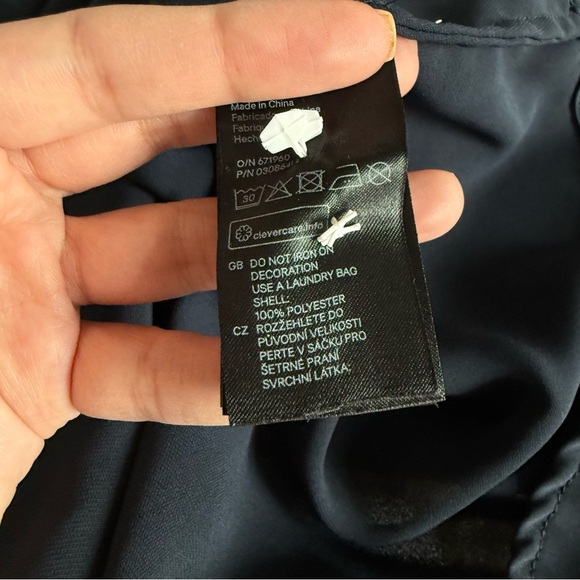 H&M Chic Navy Blue Sleeveless Women's Blouse with Embellished Neckline US 2 - Picture 6 of 6